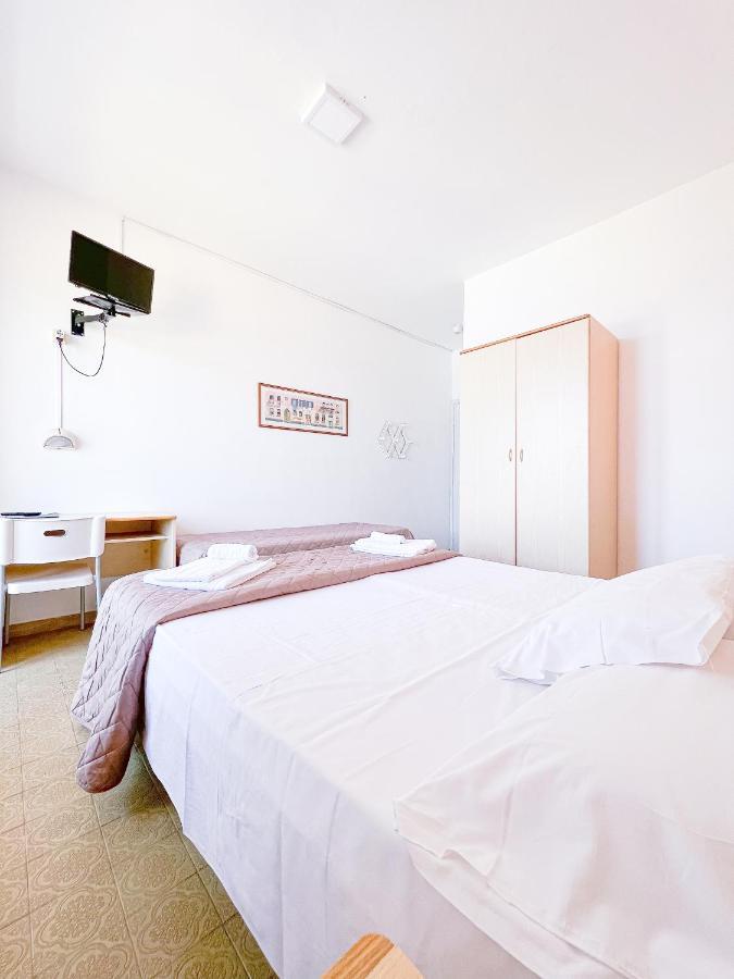 Hotel Ambassador Laigueglia Exterior photo