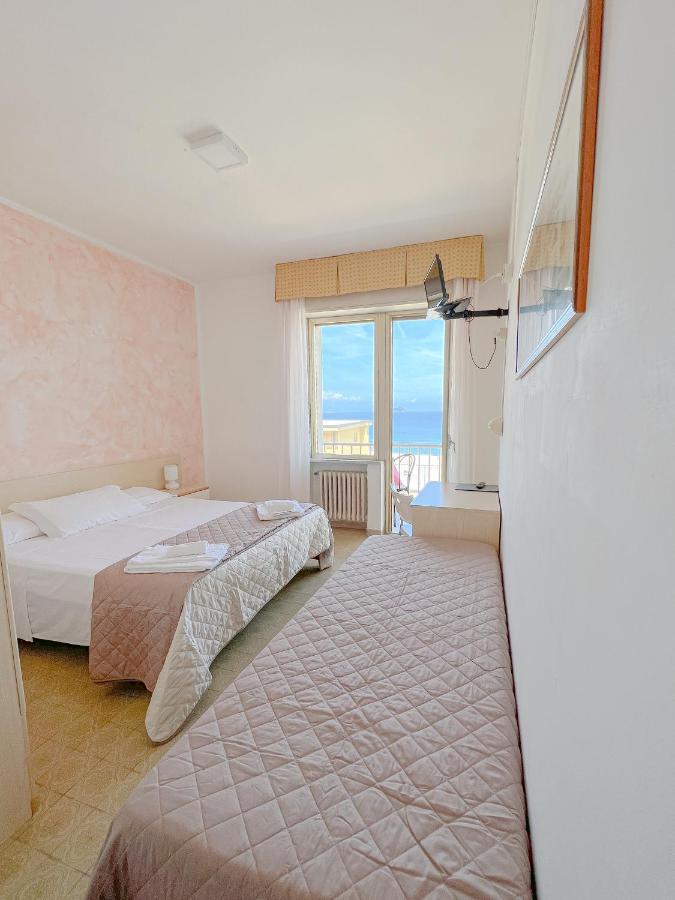 Hotel Ambassador Laigueglia Exterior photo