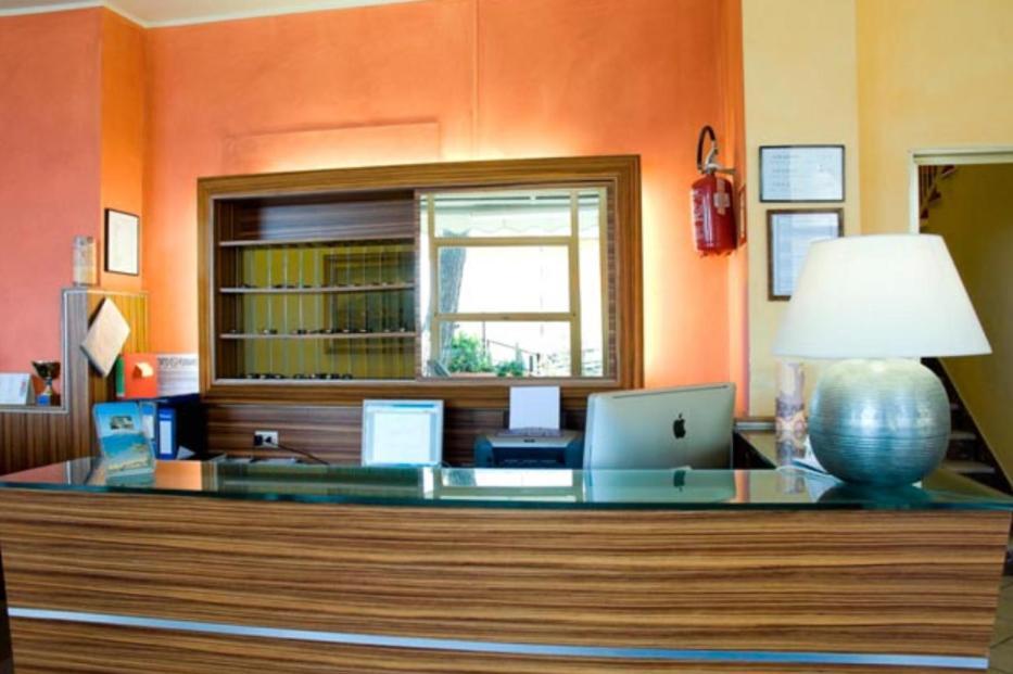 Hotel Ambassador Laigueglia Exterior photo