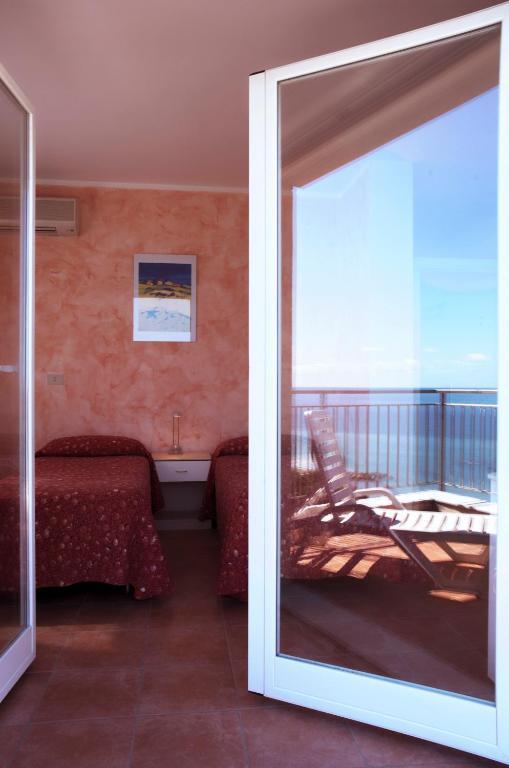 Hotel Ambassador Laigueglia Exterior photo